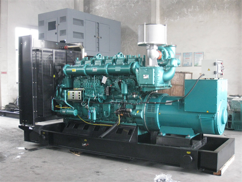 盐亭200KW 柴油发电机的油耗是多少?